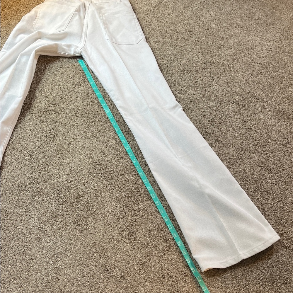 Levis Vintage White Flare Sailor vibe 50/50 Cotton/Poly INCREDIBLE FIT 30” waist - Picture 10 of 12